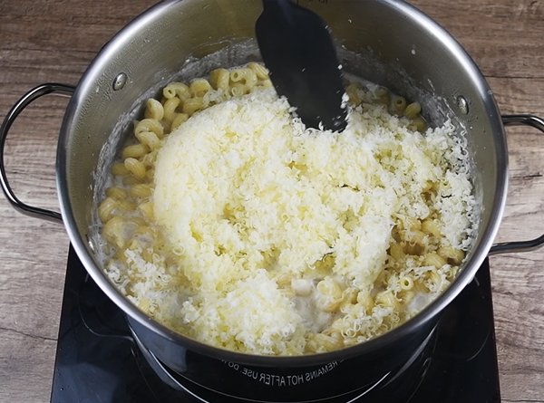 Caprese Mac & Cheese - Step 6